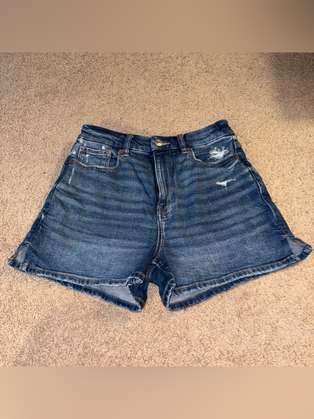 American Eagle High-Rise Curvy Mom Shorts